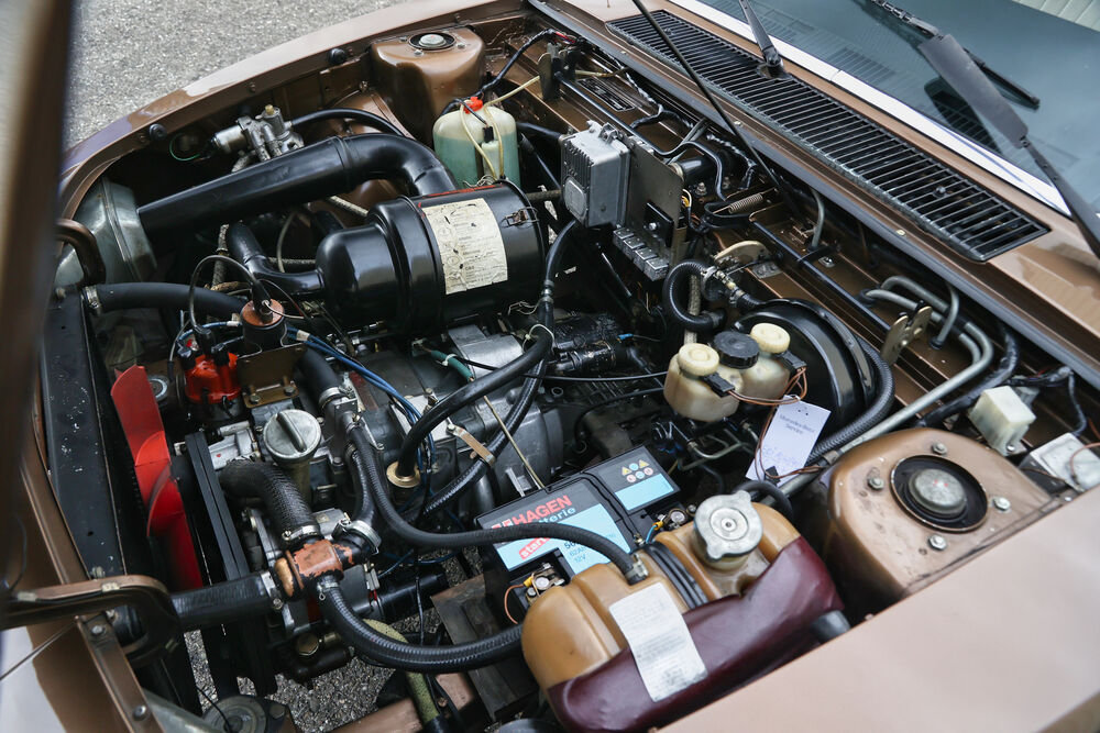 Der Wankelmotor baut sehr kompakt und hat nur 995 Kubikzentimeter Hubraum.
